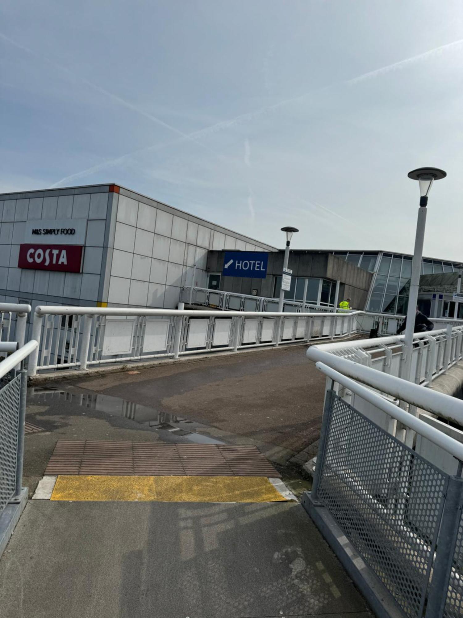 Thurrock Hotel M25 Services Aveley Exterior foto